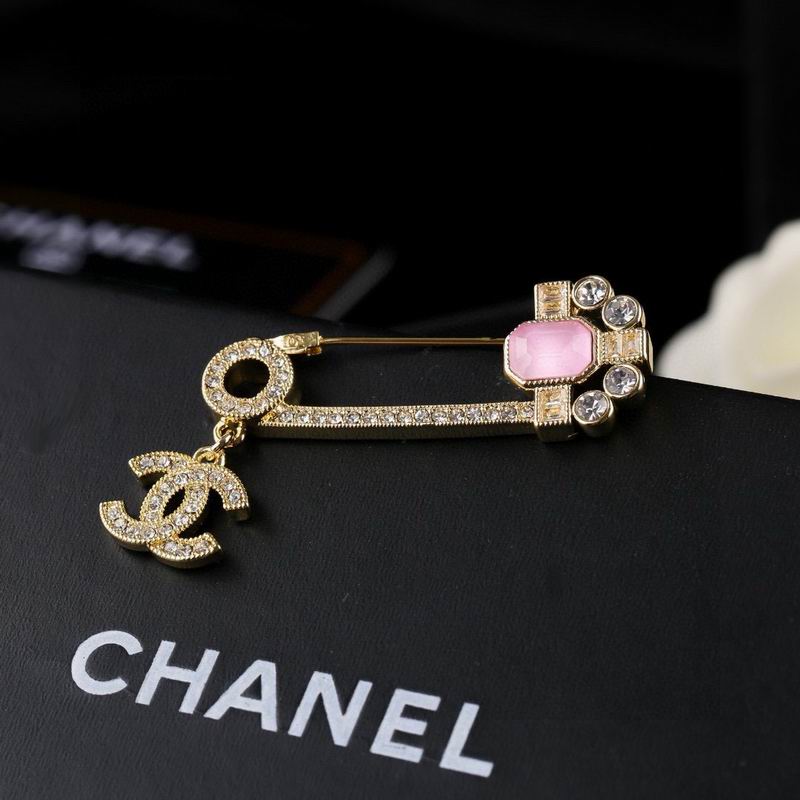 Chanel Brooch 03yxs263